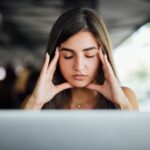 Estrés y salud bucal: cómo afecta y qué hacer para prevenirlo